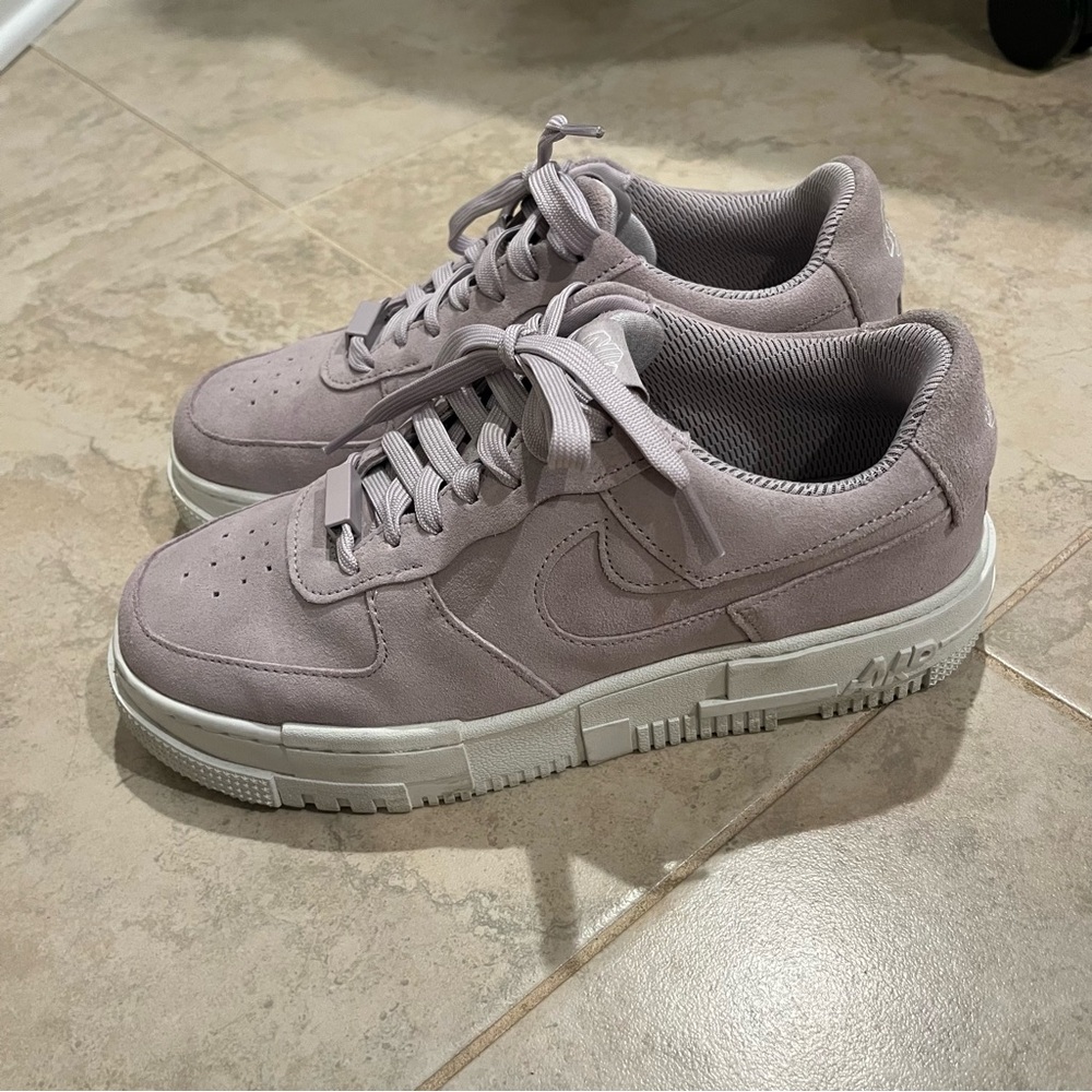 Platform Nike Air Force 1s in Lavender